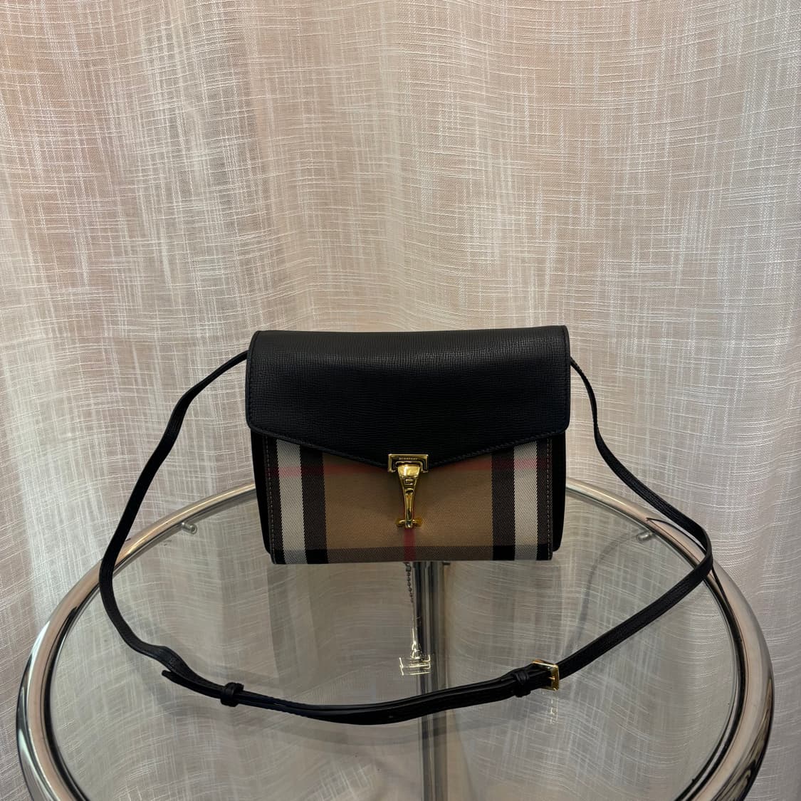 정품 버버리 맥켄 크로스백     상품이미지1