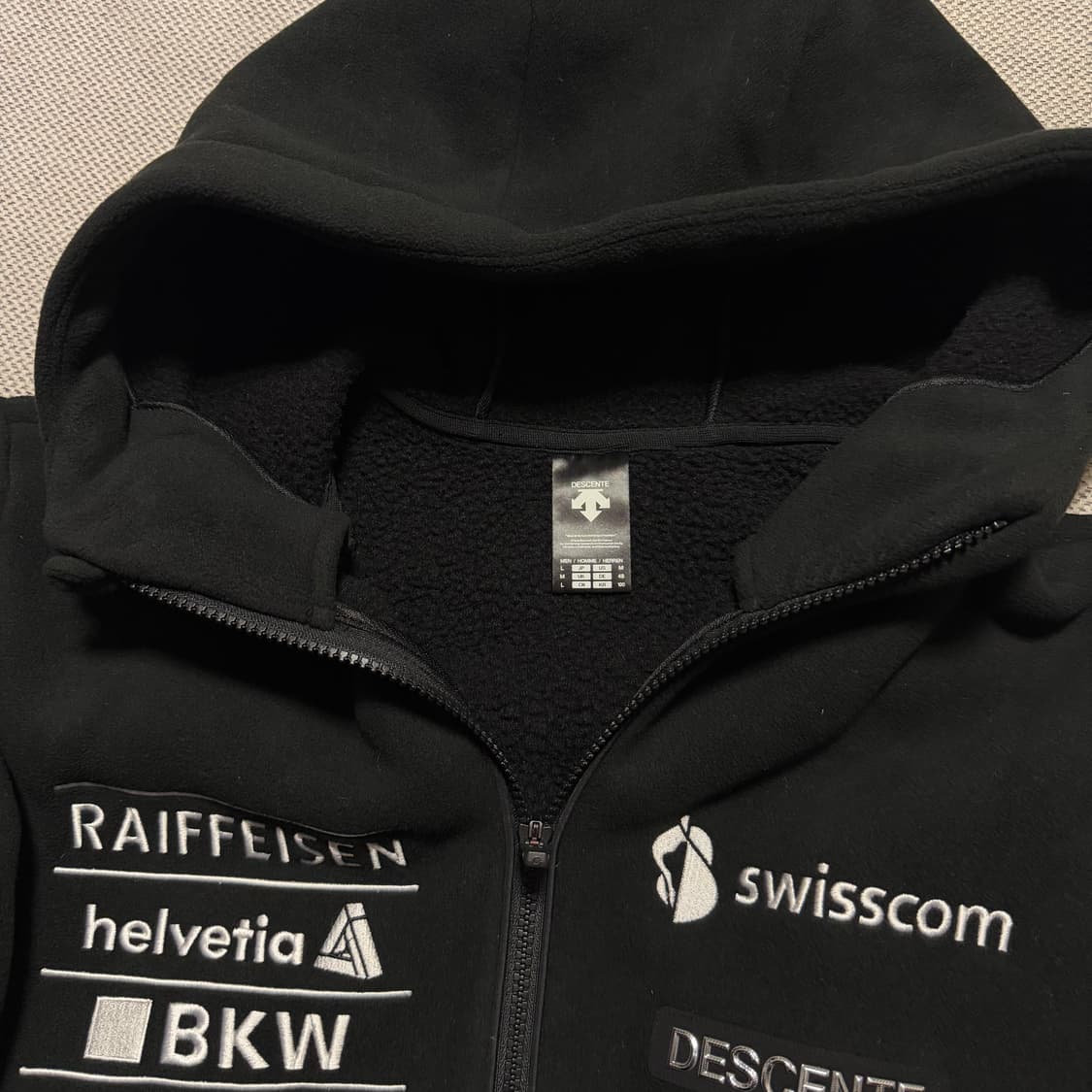 데상트 아우디 플리스 후디 자켓 상품이미지4