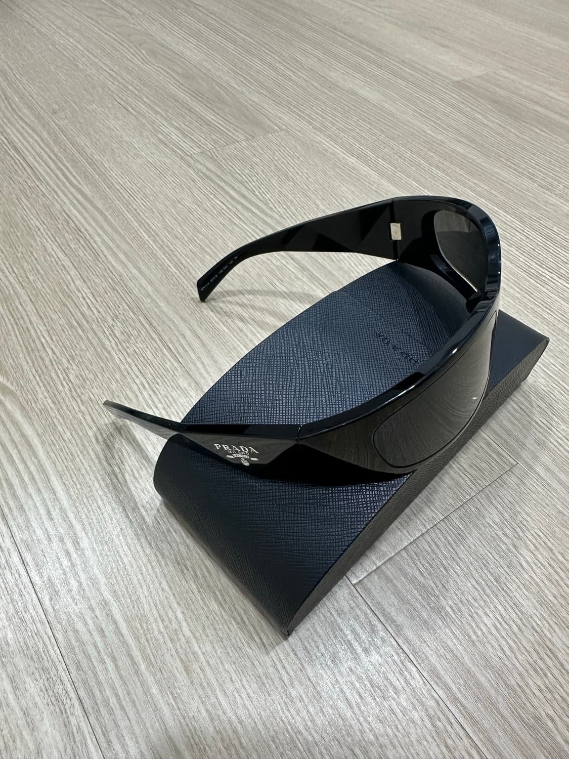 PRADA 칸예 선글라스 상품이미지3