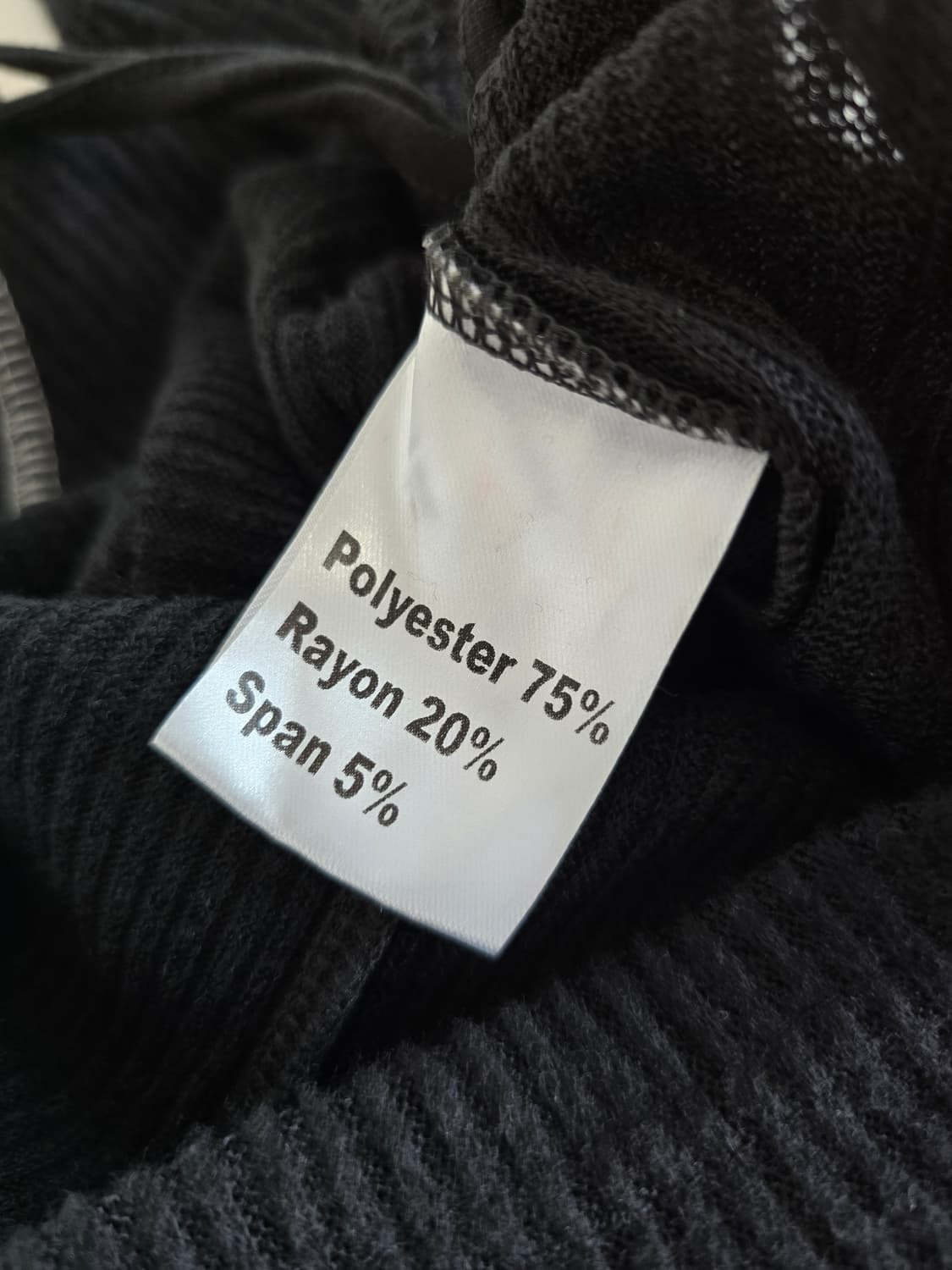 오드원아웃 Colored sewing string top black F 상품이미지5