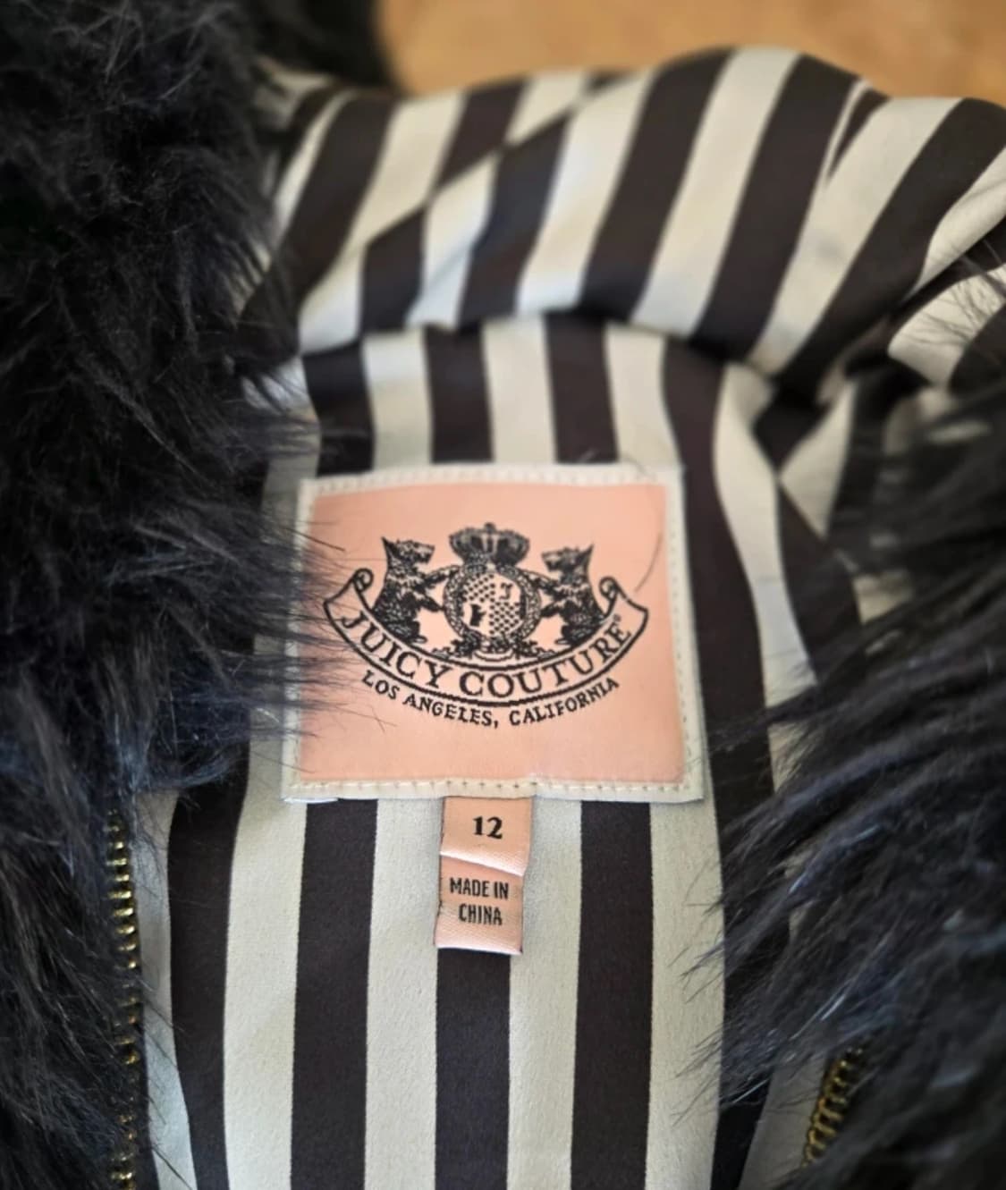 쥬시 꾸뛰르 블랙 퍼 후드 자켓 상품이미지3