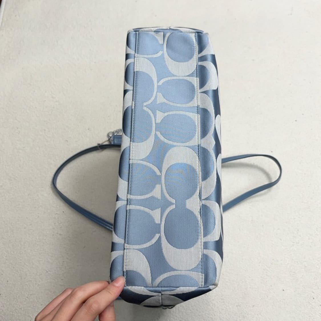 COACH 로라 숄더 토트백 상품이미지5