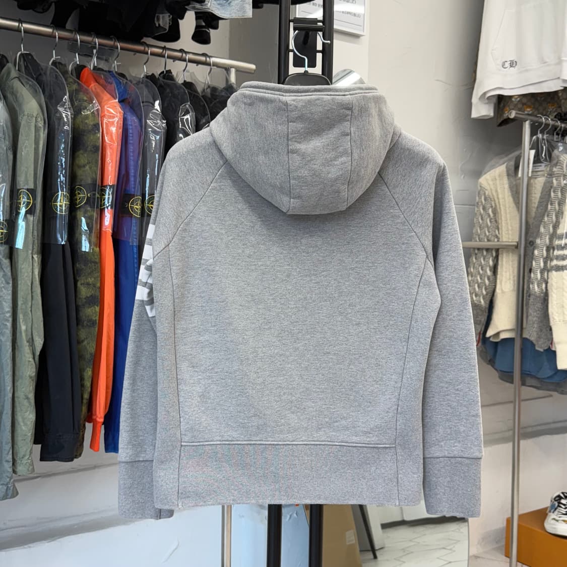 [2] 톰브라운 사선완장 후드집업 상품이미지2