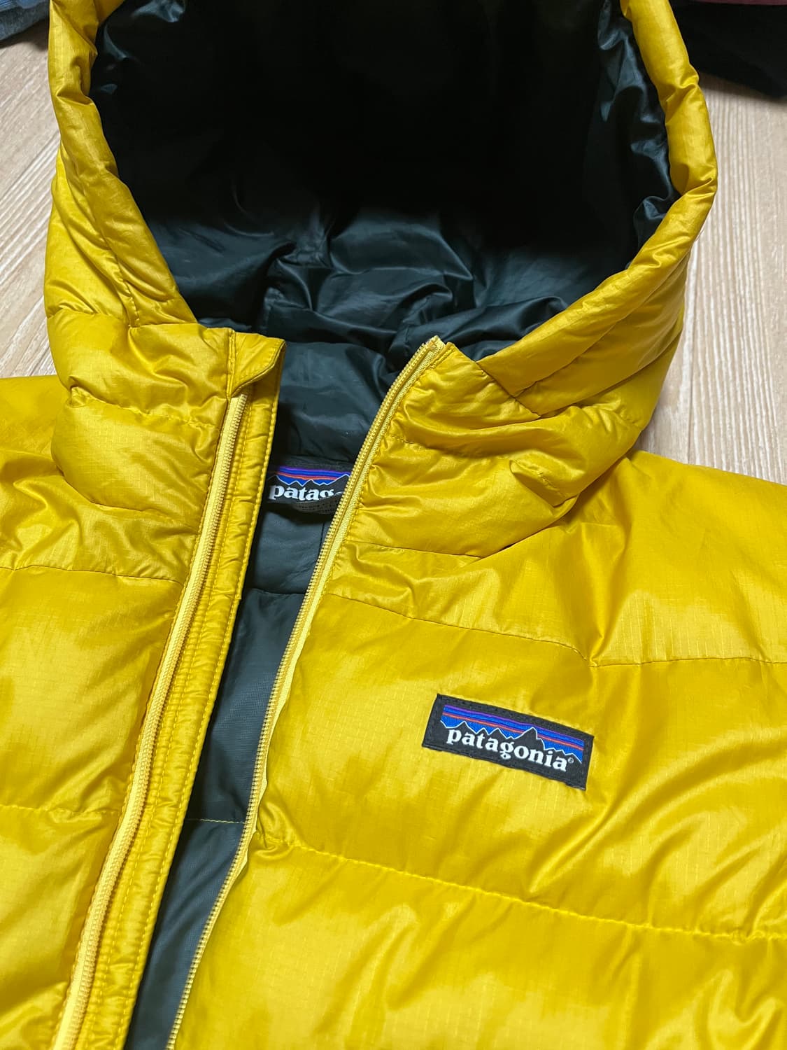 파타고니아 다운 스웨터 후디 후드 경량 패딩 s 100 등산 클라이밍 고 상품이미지2