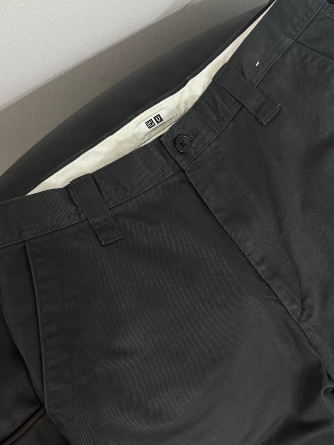 유니클로U 와이드핏 치노팬츠 상품이미지2