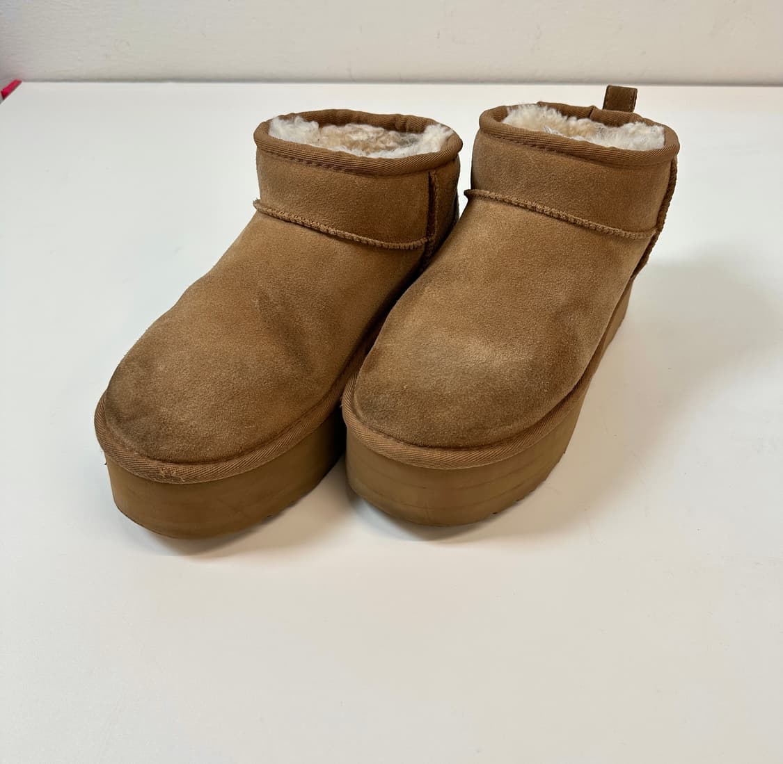 어그 ugg 글래식 울트라 미니 플랫폼 부츠  상품이미지2