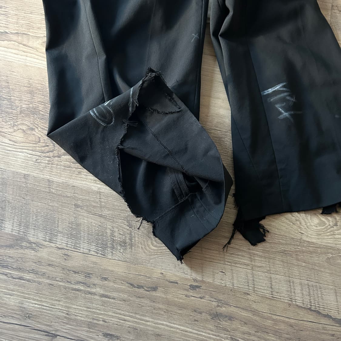 발렌시아가 스케이터 그래피티 테일러드 팬츠 상품이미지8