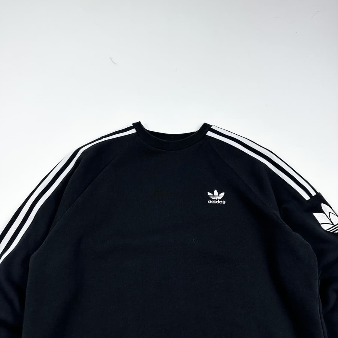 아디다스 트레포일 삼선 블랙 맨투맨 (M) 상품이미지1