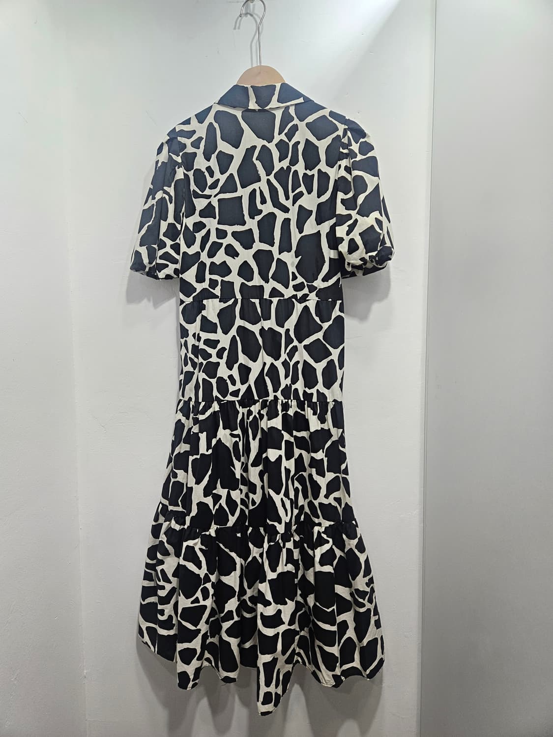 자라(ZARA) 퍼프소매 앞면 단추여밈 롱원피스 상품이미지9