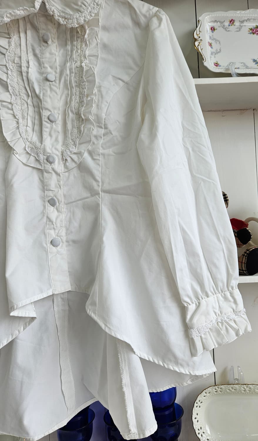 레이스 셔링 블라우스 화이트 프릴 카라 상품이미지5