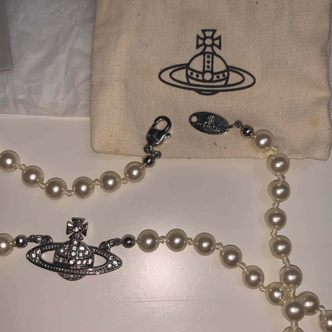 비비안웨스트우드 진주 목걸이 (미니 바스 릴리프 초커 실버) 상품이미지4