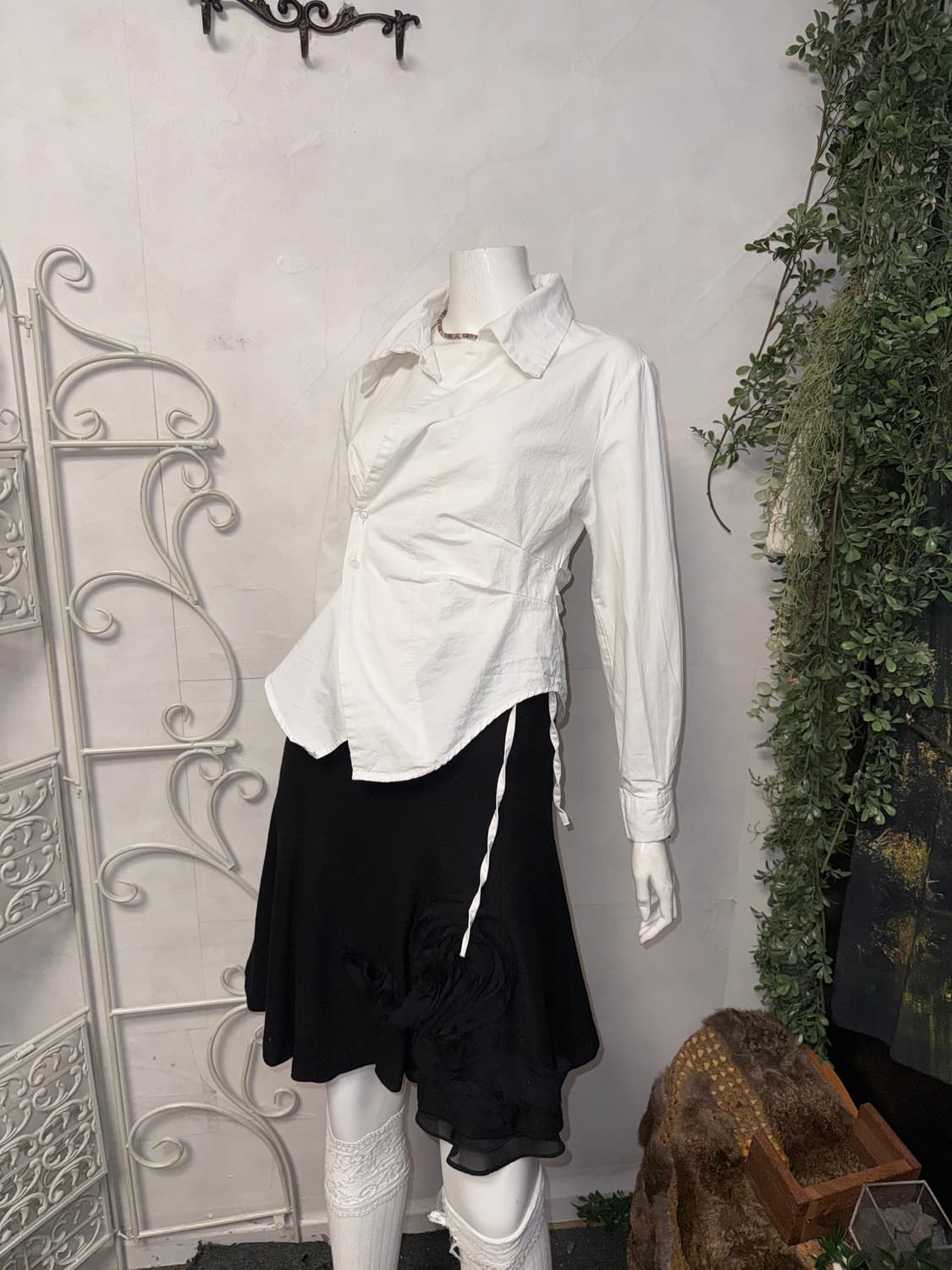 White pin tuck unbalanced wrap shirt 상품이미지8