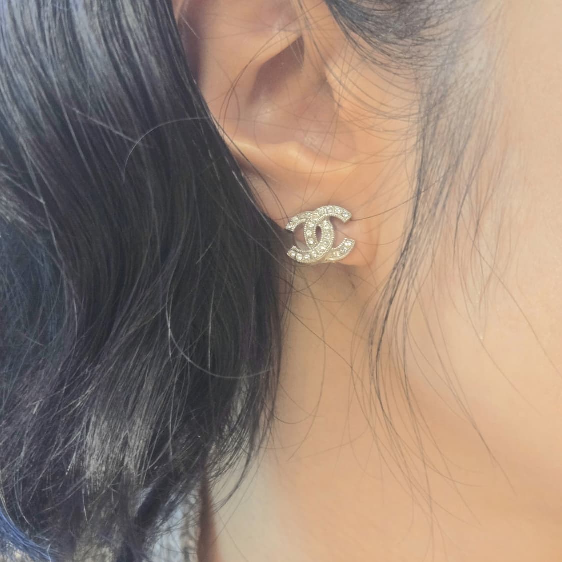 샤넬 큐빅CC로고 귀걸이 상품이미지4