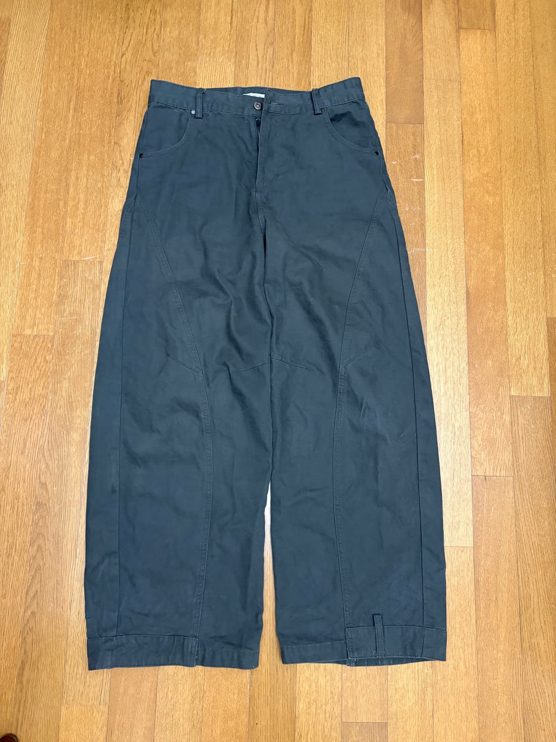 Helm 헬름 커브드 바지 상품이미지2