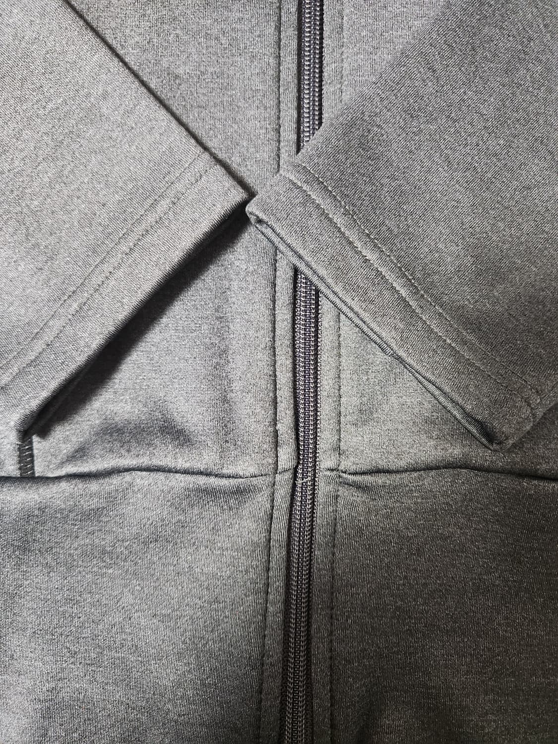 컨버스 여성 후드집업 사이즈m

약기모에요

오염 없이 깨끗한데 오른쪽  상품이미지7