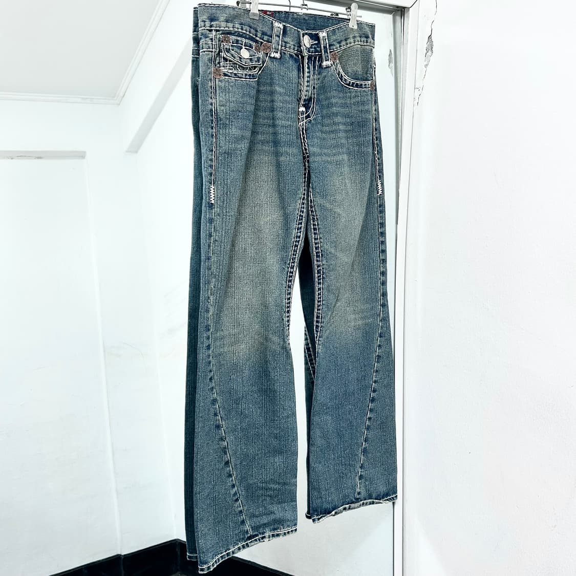 트루릴리전 월드투어 부츠컷 데님 팬츠 상품이미지5