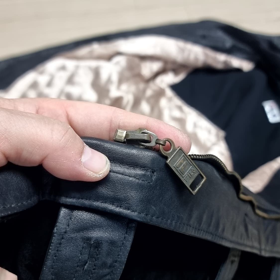 휠라 블랙 후드 가죽스웨이드 파카(100-105) 상품이미지7