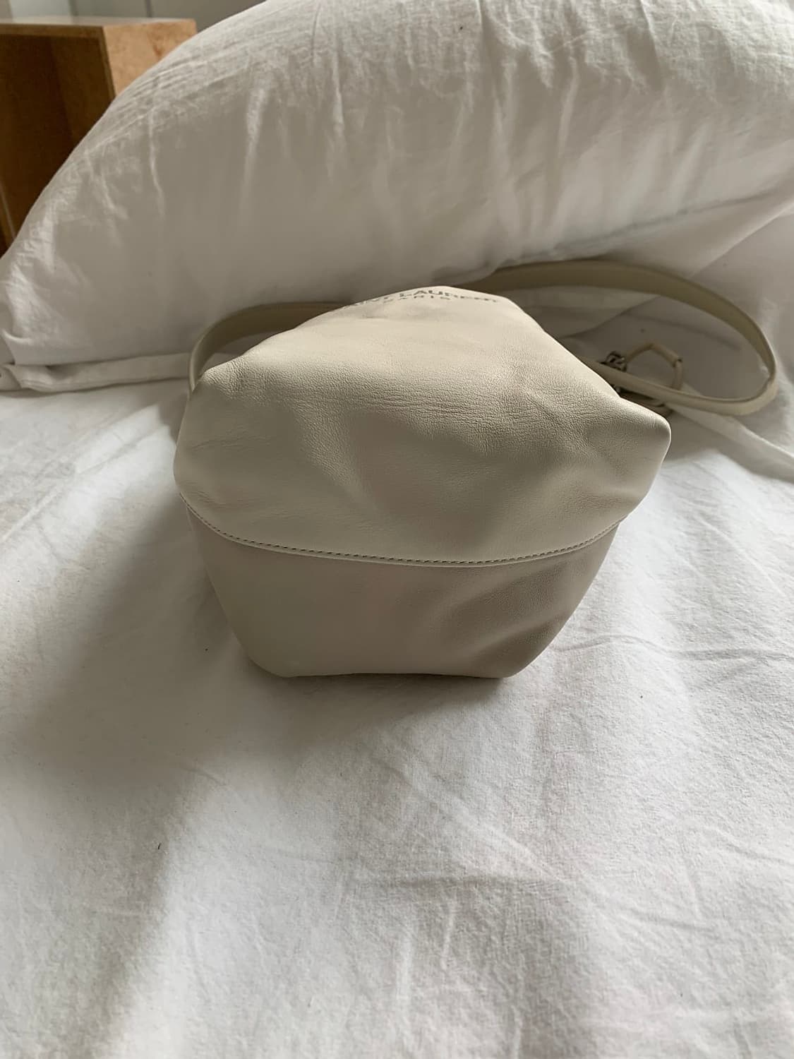 생로랑 테디 버킷백 스몰 상품이미지5