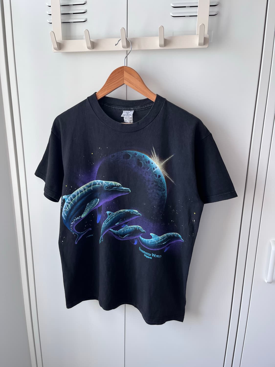Underwater world 돌고래 우주 행성 반팔 티셔츠 상품이미지7