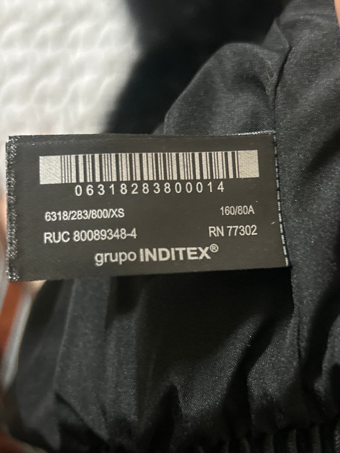 (새상품)자라 페이크 퍼 숏 코트 블랙 XS 상품이미지3