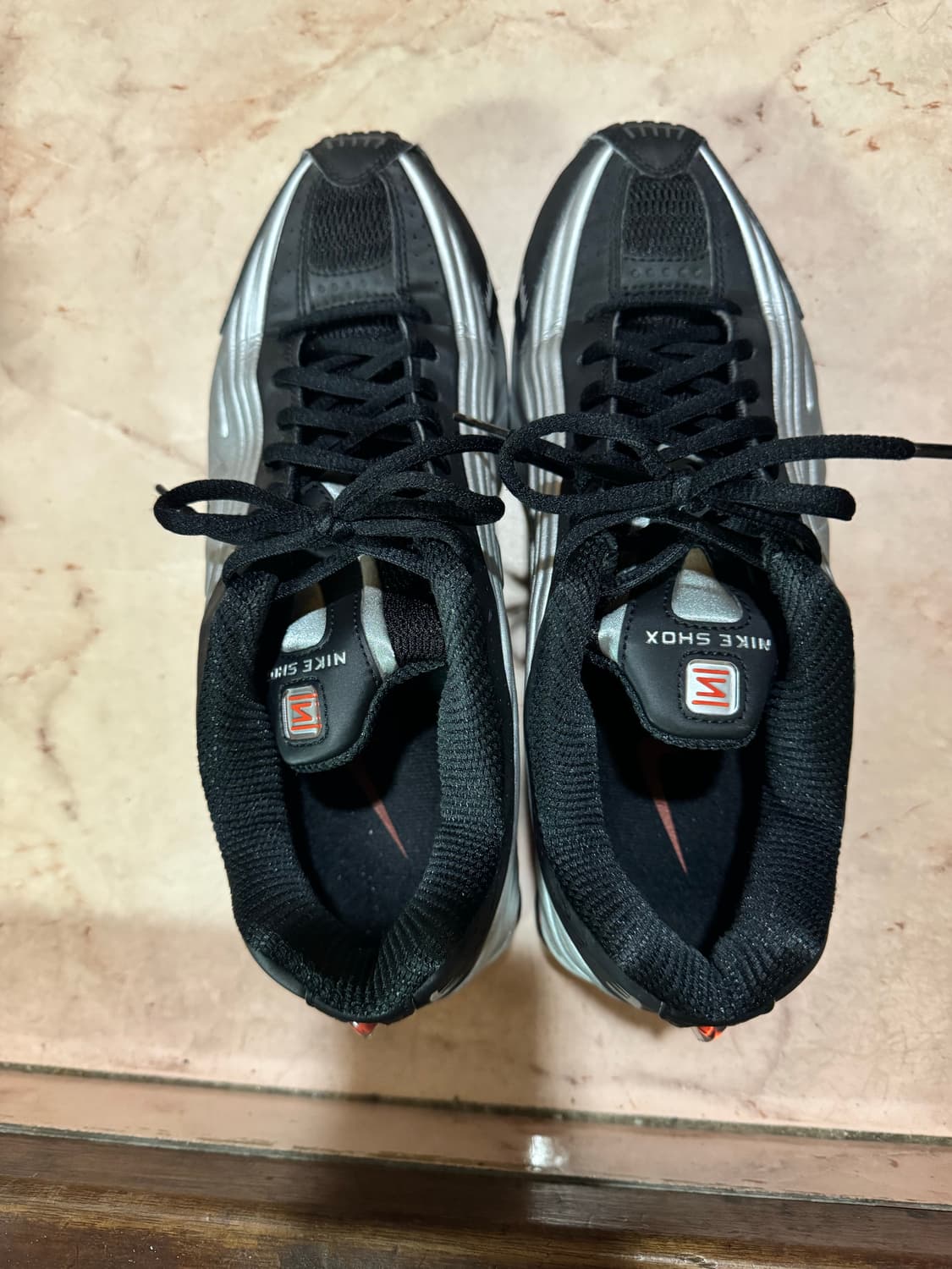 나이키 샥스 R4 메탈릭 실버 레드  상품이미지5