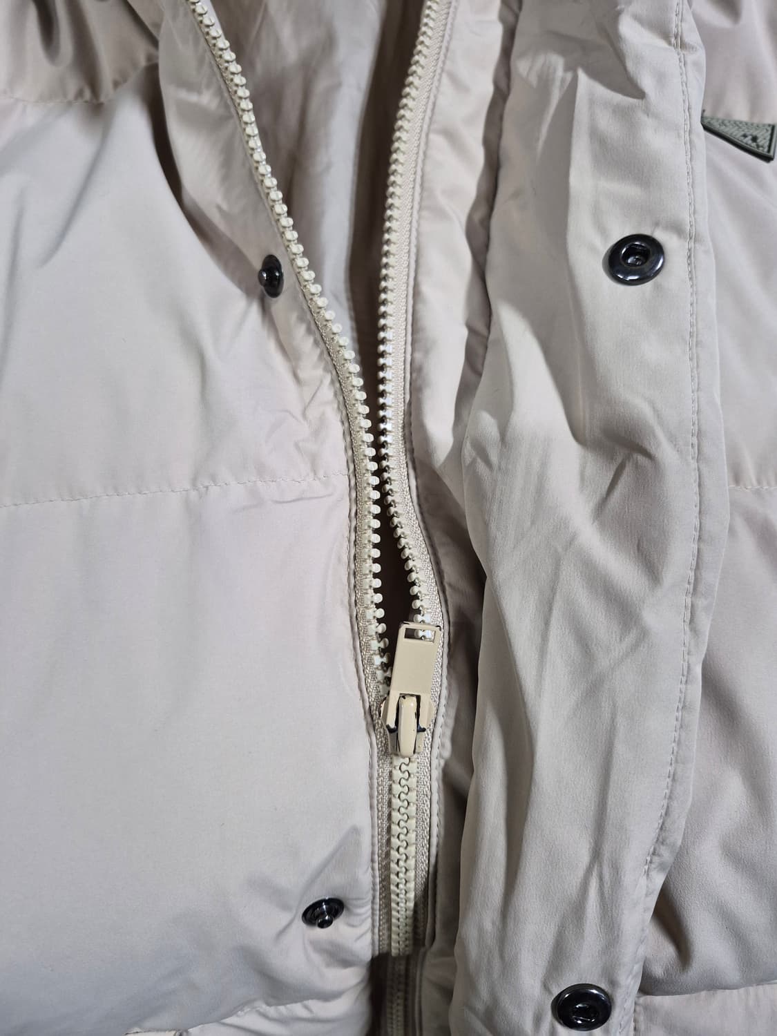 게스 다운 패딩 점퍼 남성100~105 상품이미지3