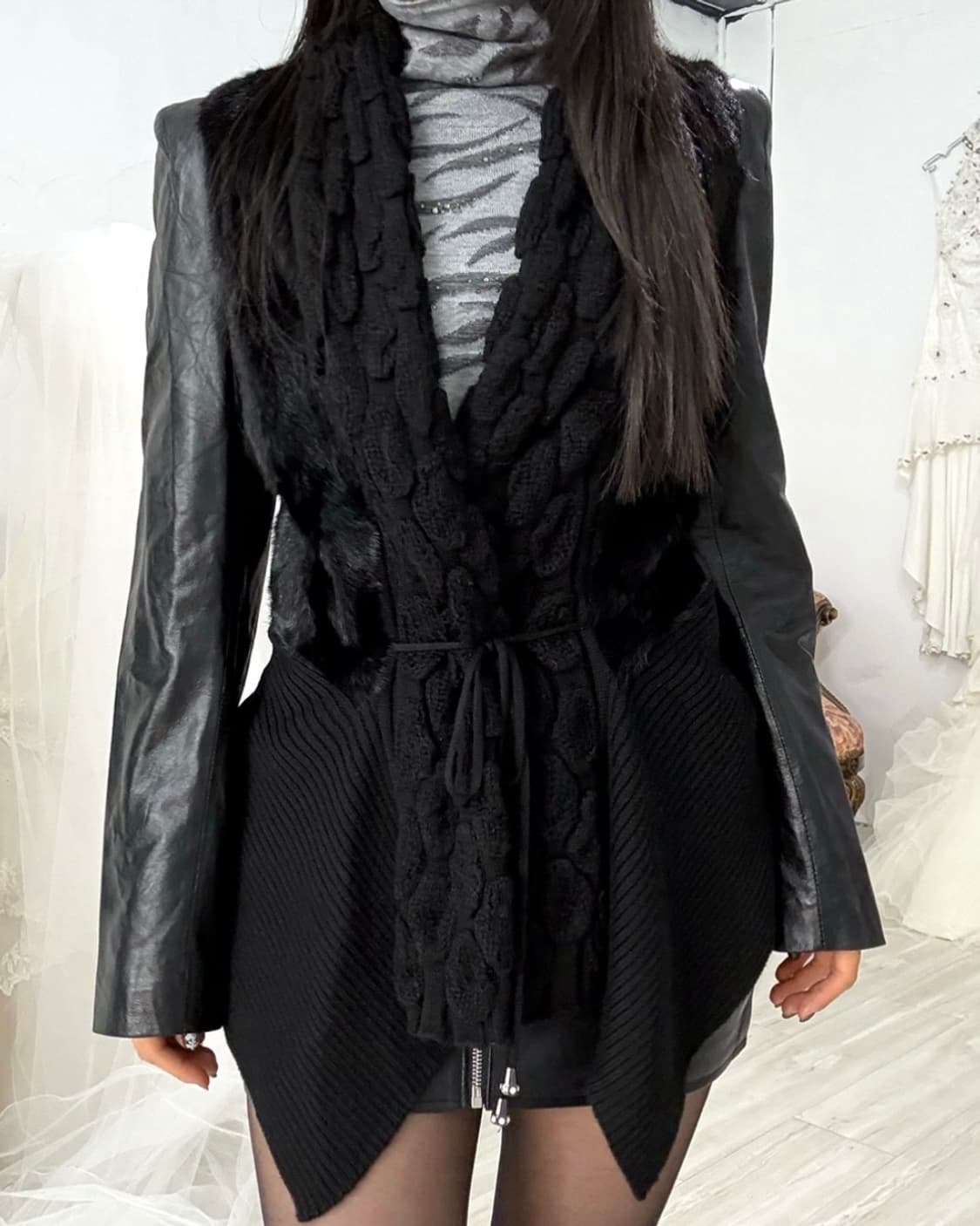 Black Mink Fur–Trimmed Leather Mix Knit  상품이미지3