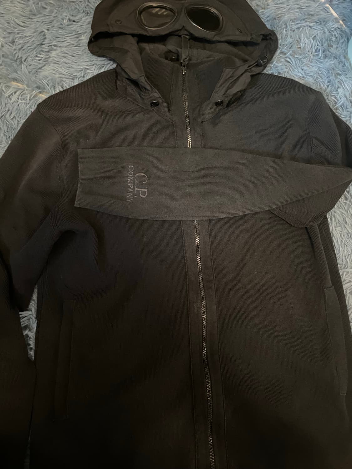 CP 컴퍼니 고글 후드 블랙 니트 상품이미지2