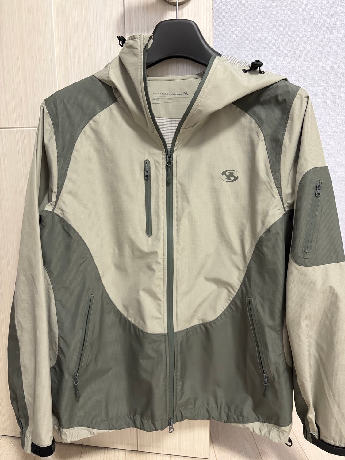 24fw 산산기어 2.5L 자켓 웜 그레이 판매합니다. 상품이미지2