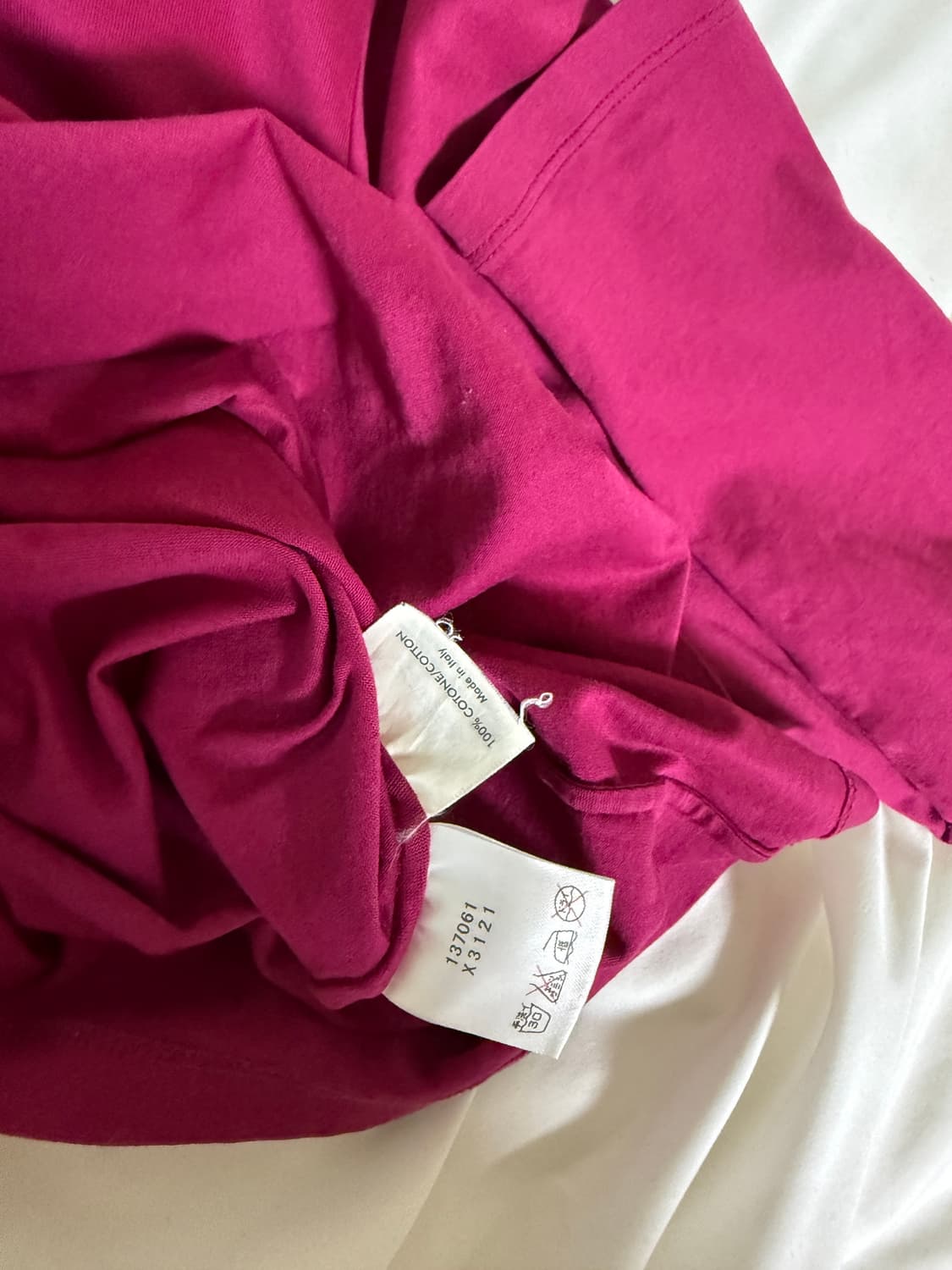 입생로랑 핑크 하트 로고 긴팔 티셔츠 상품이미지3