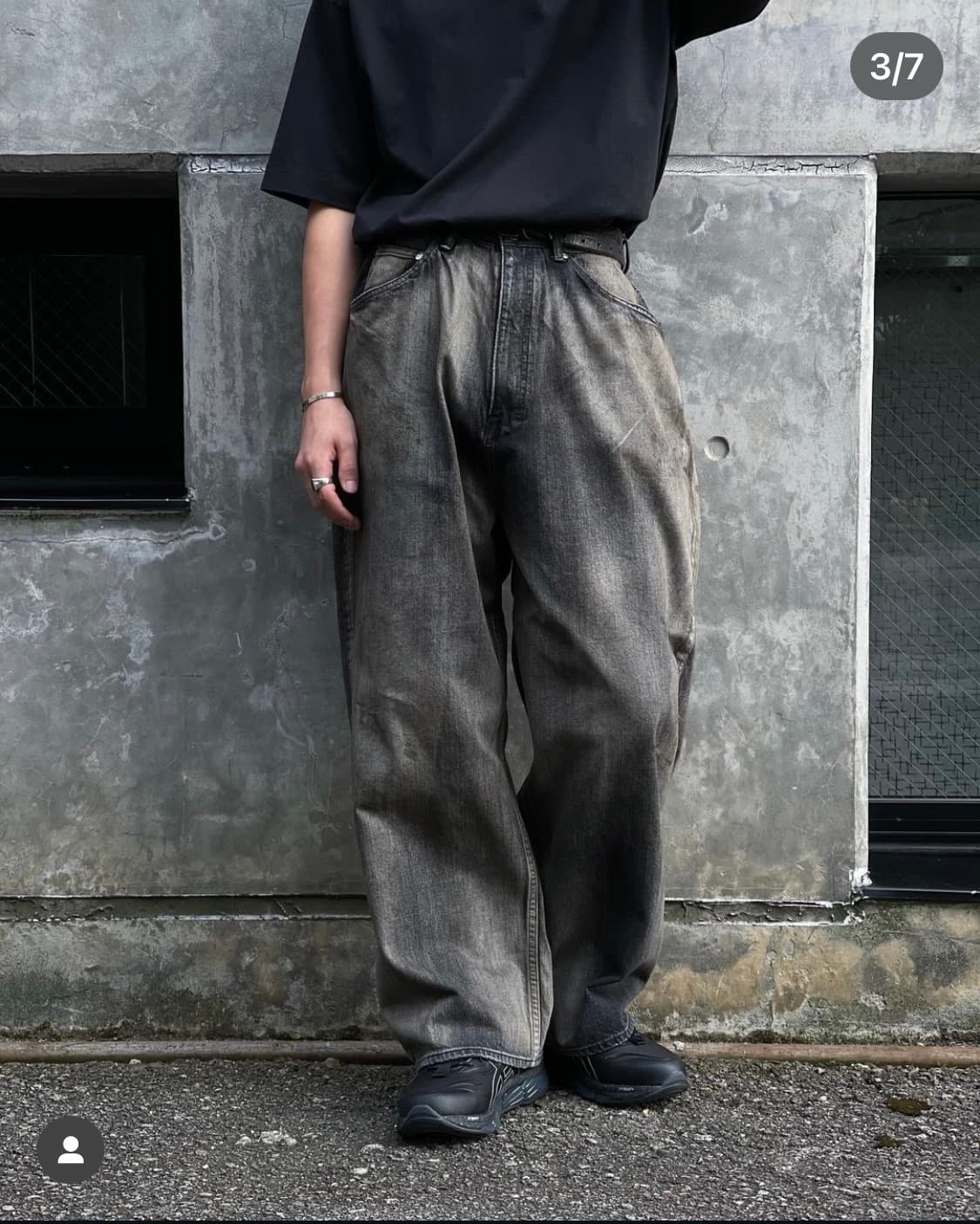 안셀름 와이드 에이징 데님 블랙 1사이즈 팝니다 상품이미지4