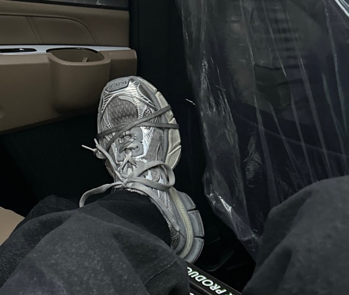 발렌시아가 3XL 에그쉘 43 사이즈 상품이미지1