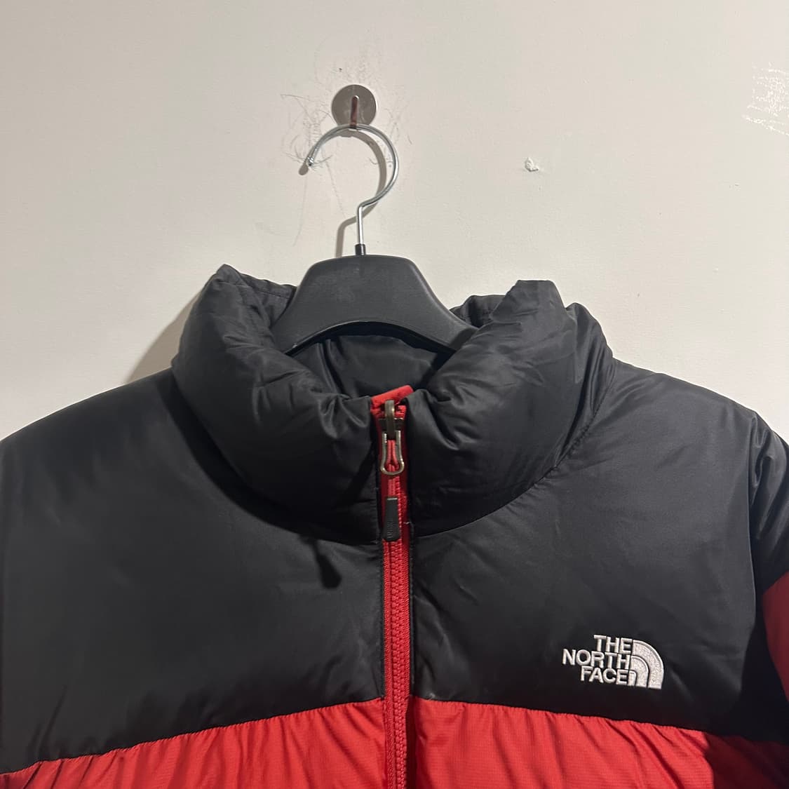 노스페이스 눕시 레드 패딩 상품이미지2