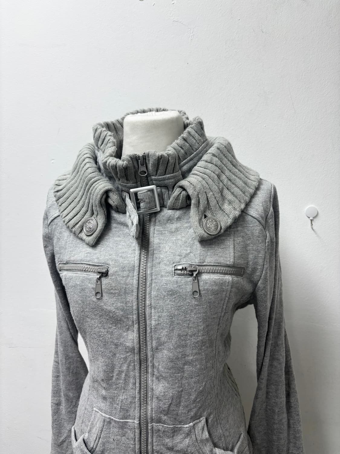 [2000s COLZA]Y2K Rare Neck Buckle Grey Z 상품이미지4