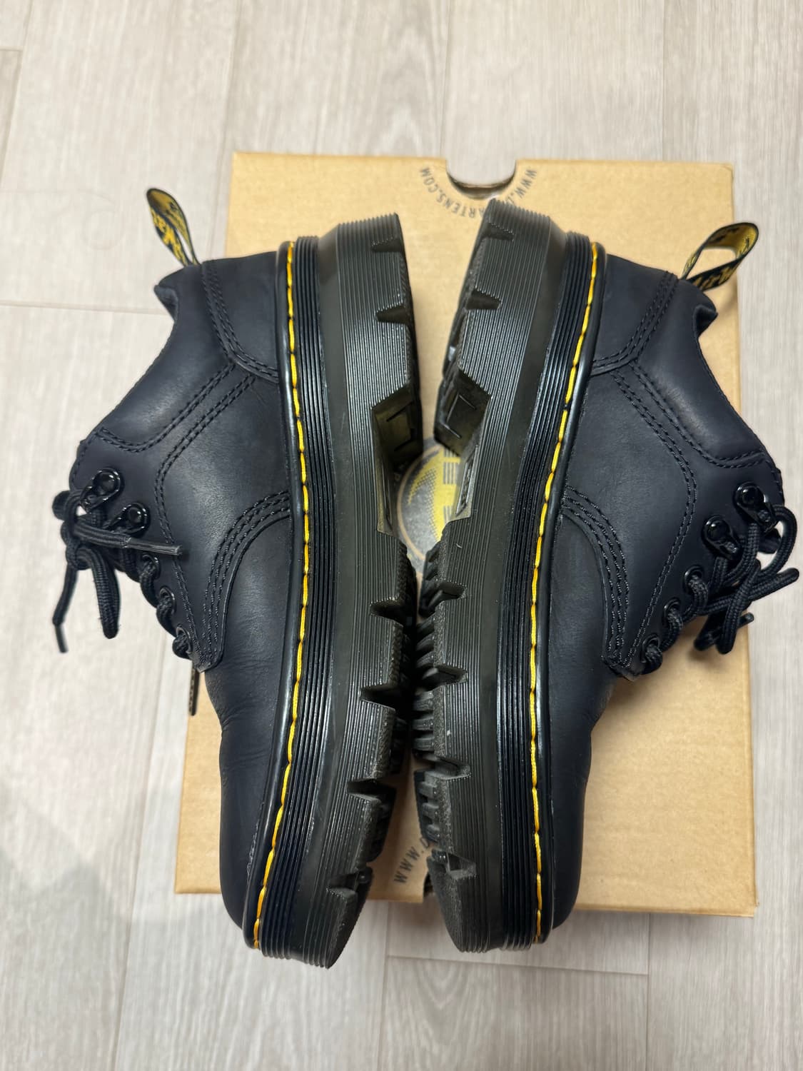 닥터마틴 리더 와이오밍 블랙 UK3 사이즈 220 상품이미지6