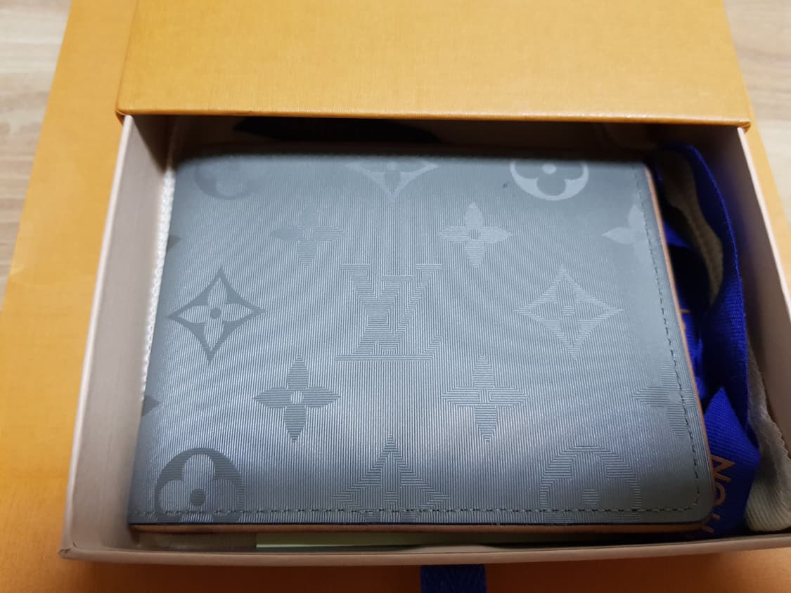 루이비통 티타늄 멀티플월릿 반지갑 상품이미지3