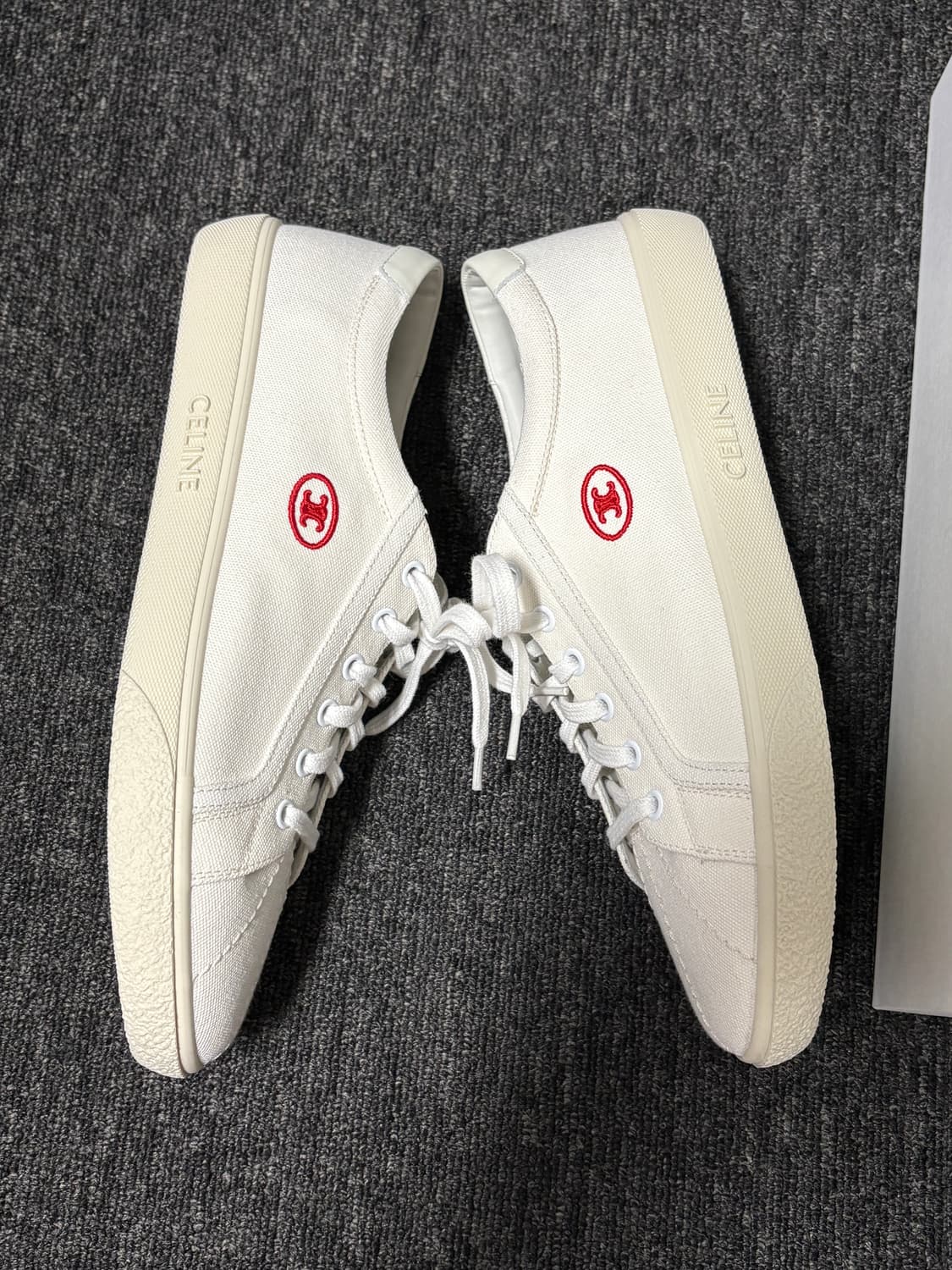 셀린느 25fw 트리옹페 스니커즈 43 280 상품이미지3