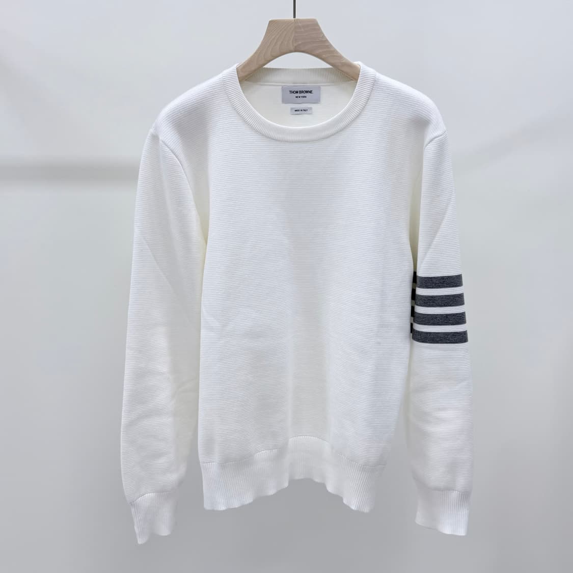 [S+급/5] 톰브라운 사선완장 밀라노 스티치 니트 화이트 상품이미지1