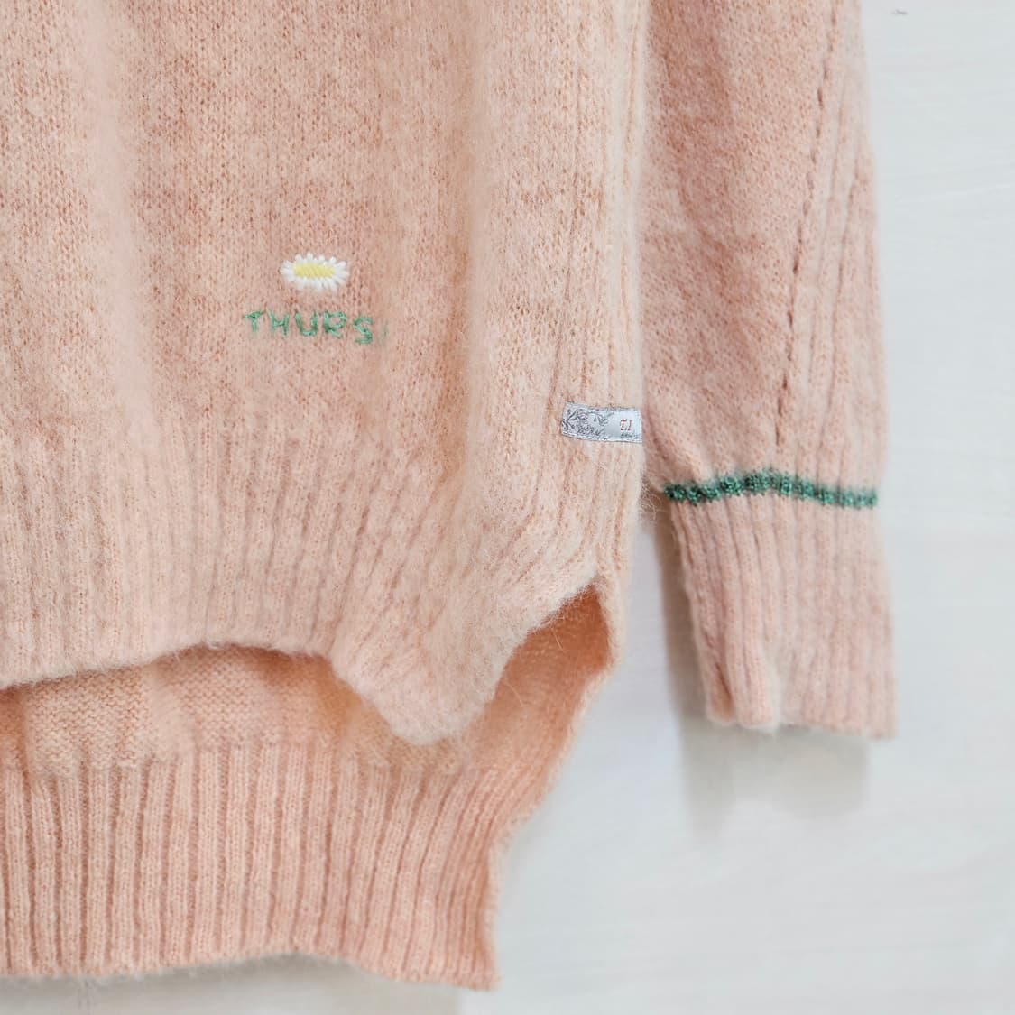 [THURSDAY ISLAND] 써스데이아일랜드 배색 니트 상품이미지3