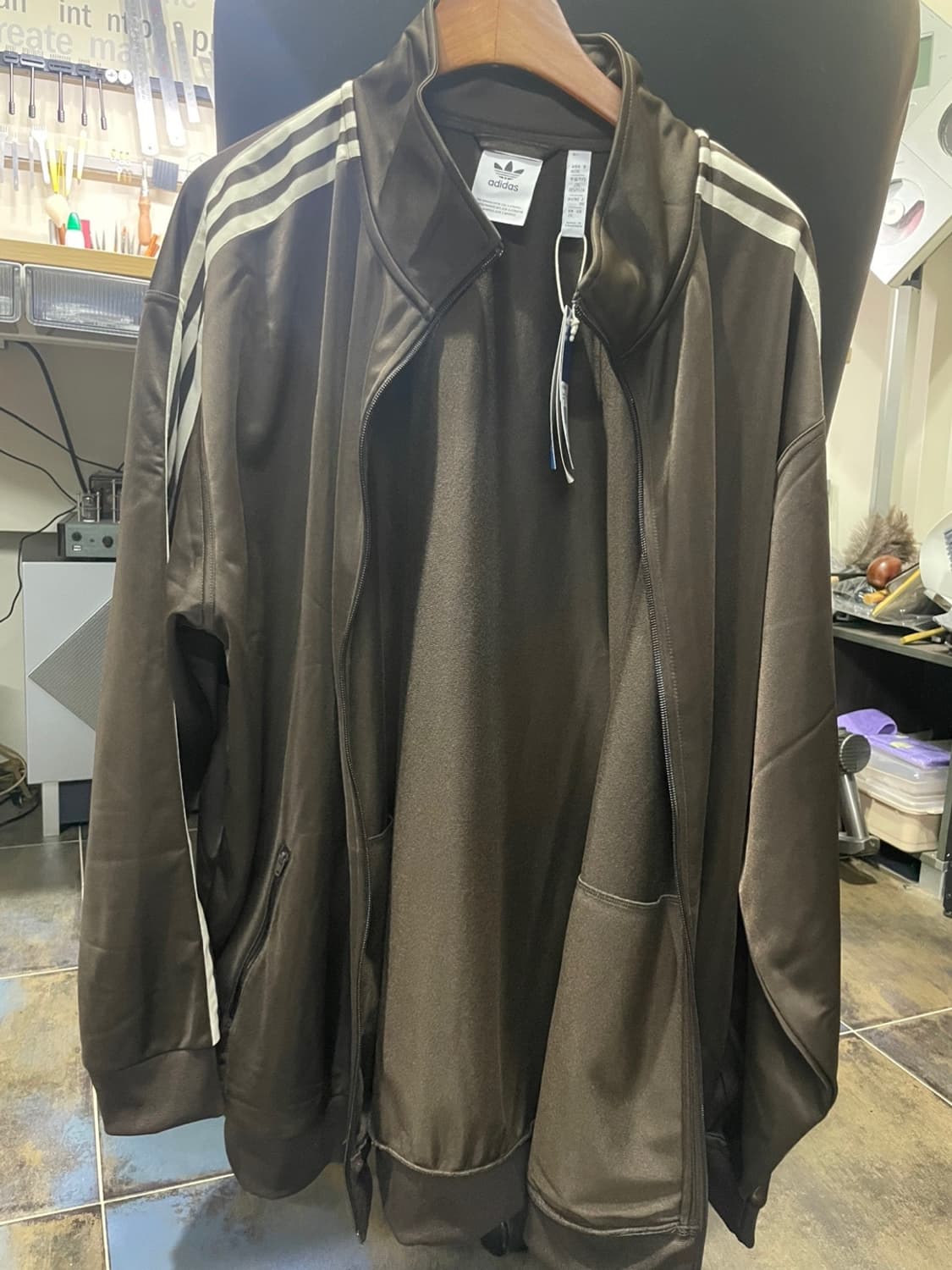 아디다스 다크브라운 트랙탑 2xl 상품이미지1