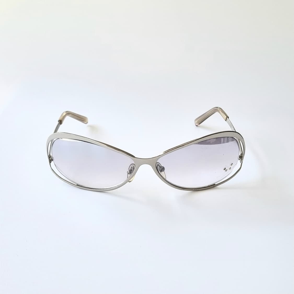 데드스탁 큐빅 디테일 실버 메탈 오벌 선글라스 상품이미지1