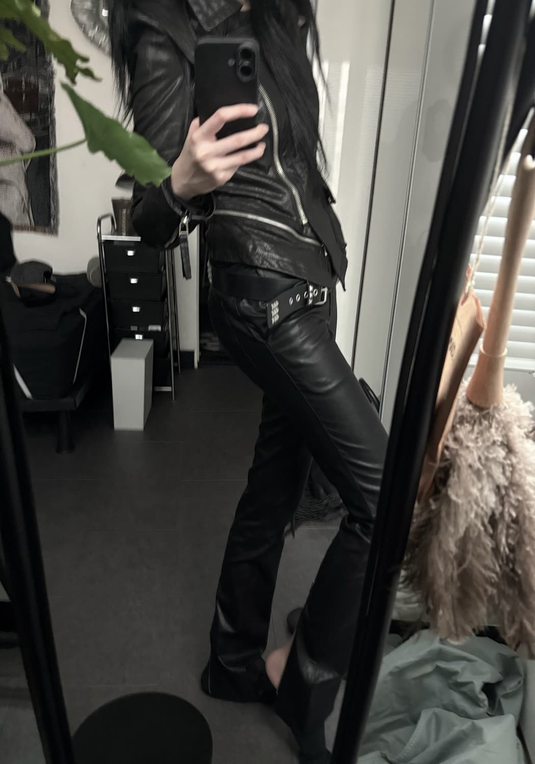 seo 에스이오 레더바지 왁스 코팅진 FAUX LEATHER PANTS  상품이미지4