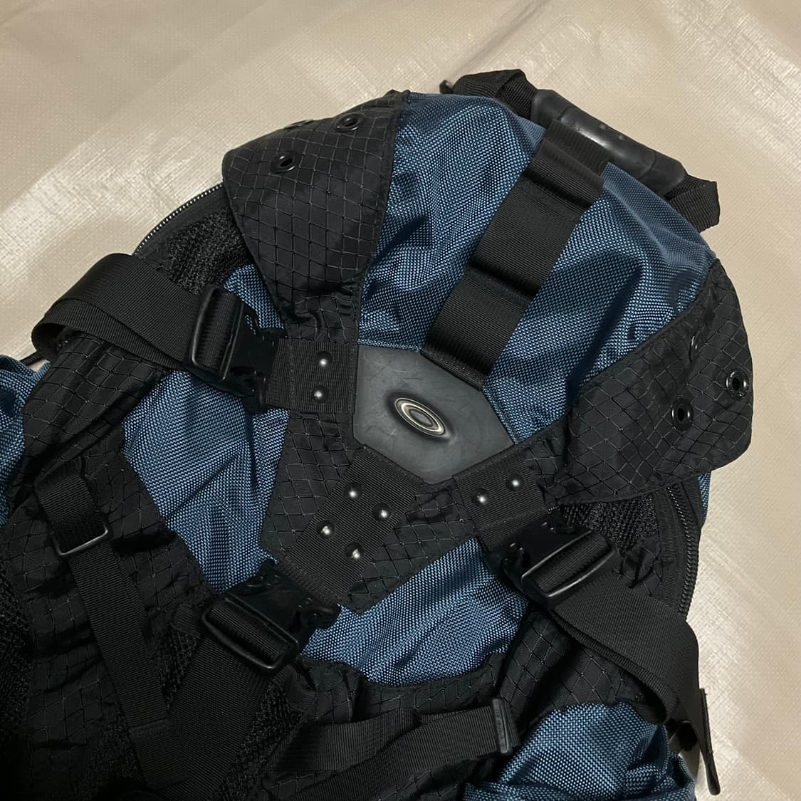 오클리 아이콘 백팩 네이비 상품이미지2