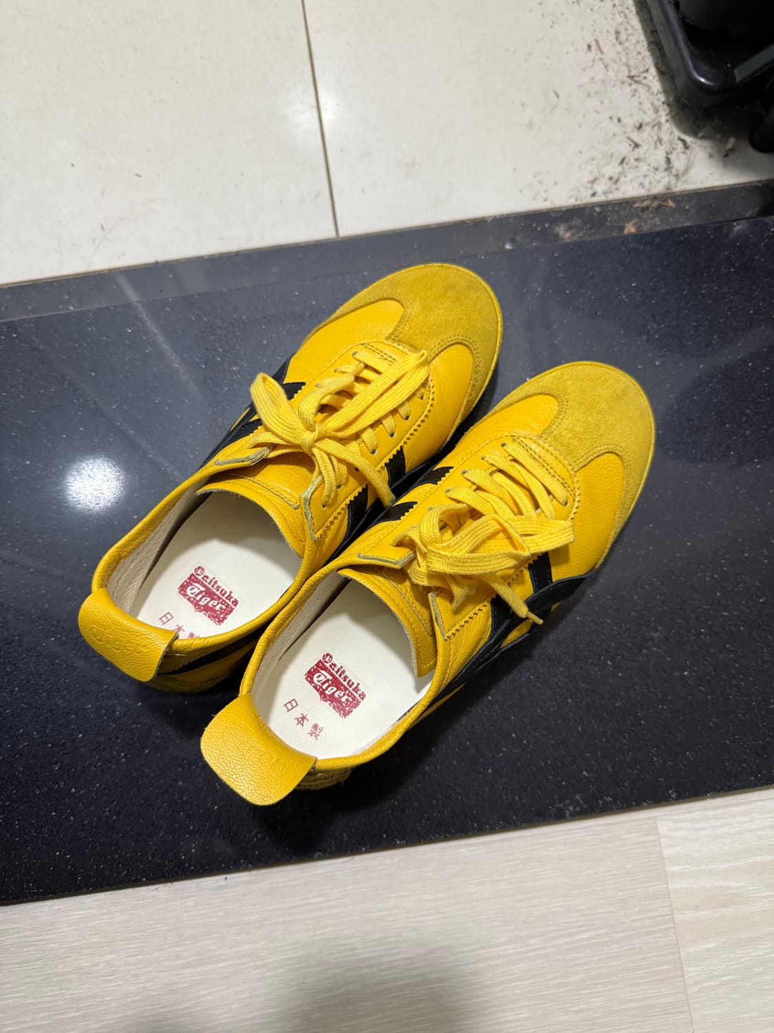 오니츠카 타이거 멕시코66 디럭스 닛폰메이드 옐로우블랙 230 상품이미지1