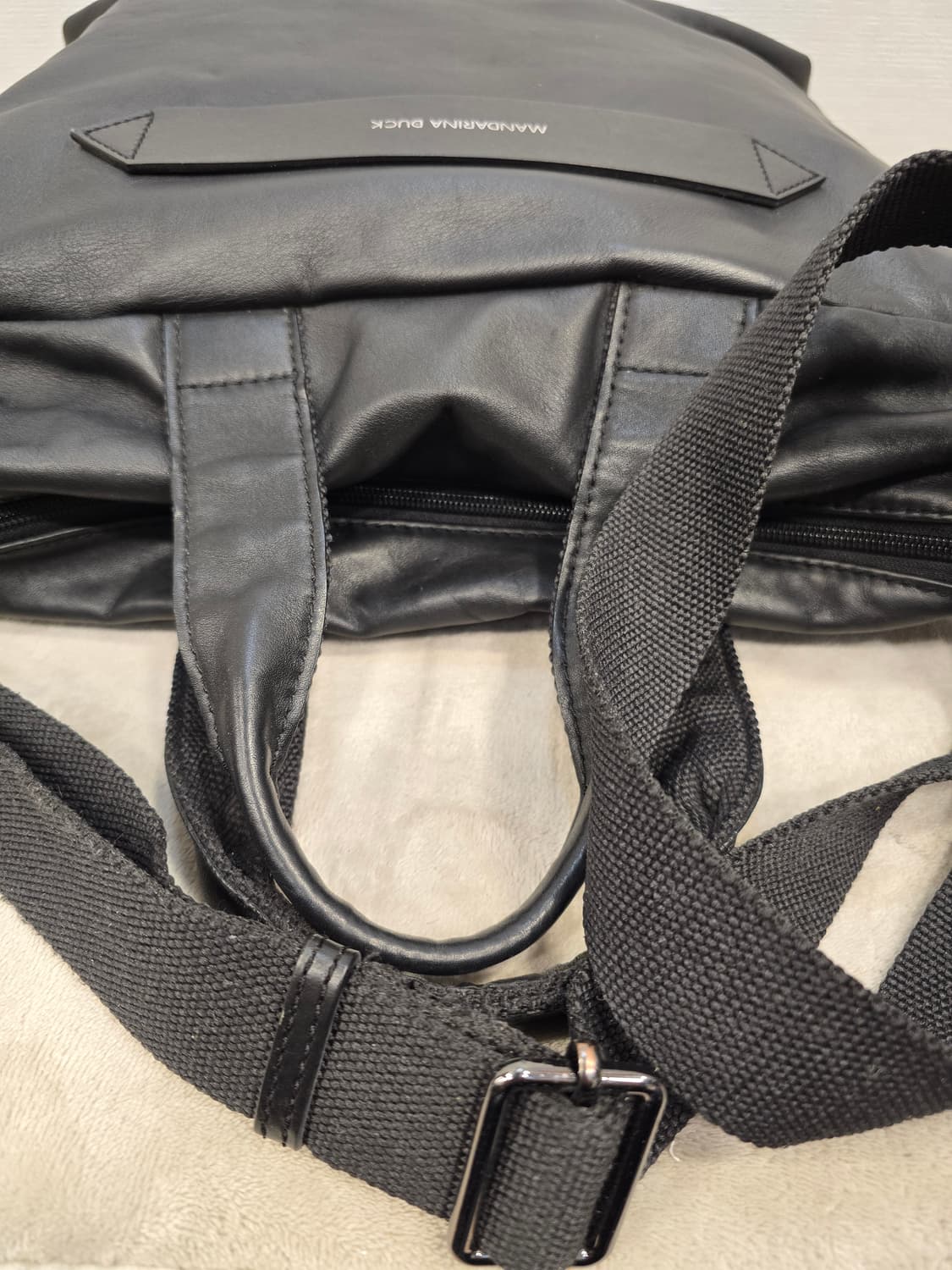 만다리나덕 블랙 가죽 서류가방 크로스백 토트백 상품이미지5