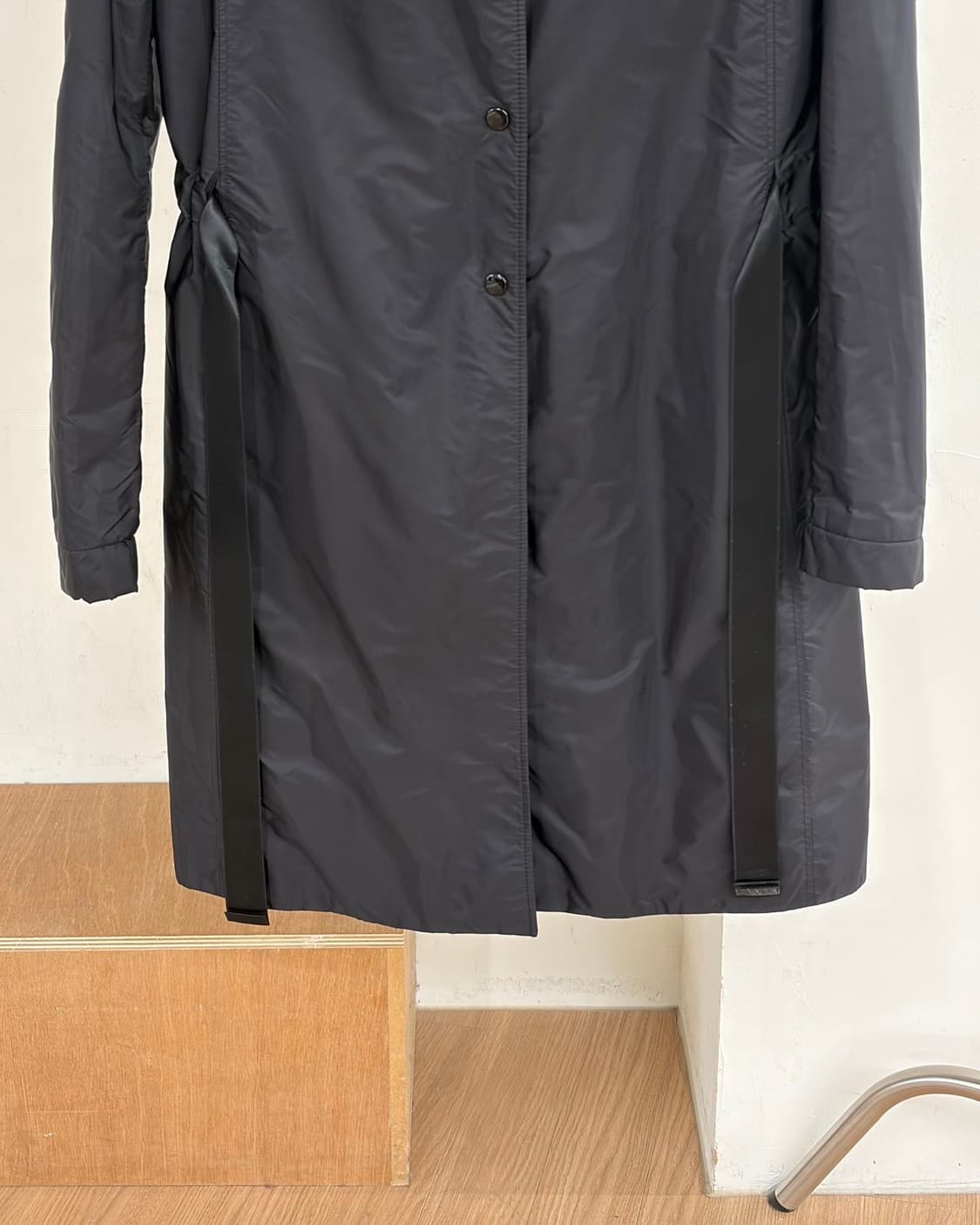 질샌더 블랙 나일론 혼방 벨티드 코트  상품이미지5