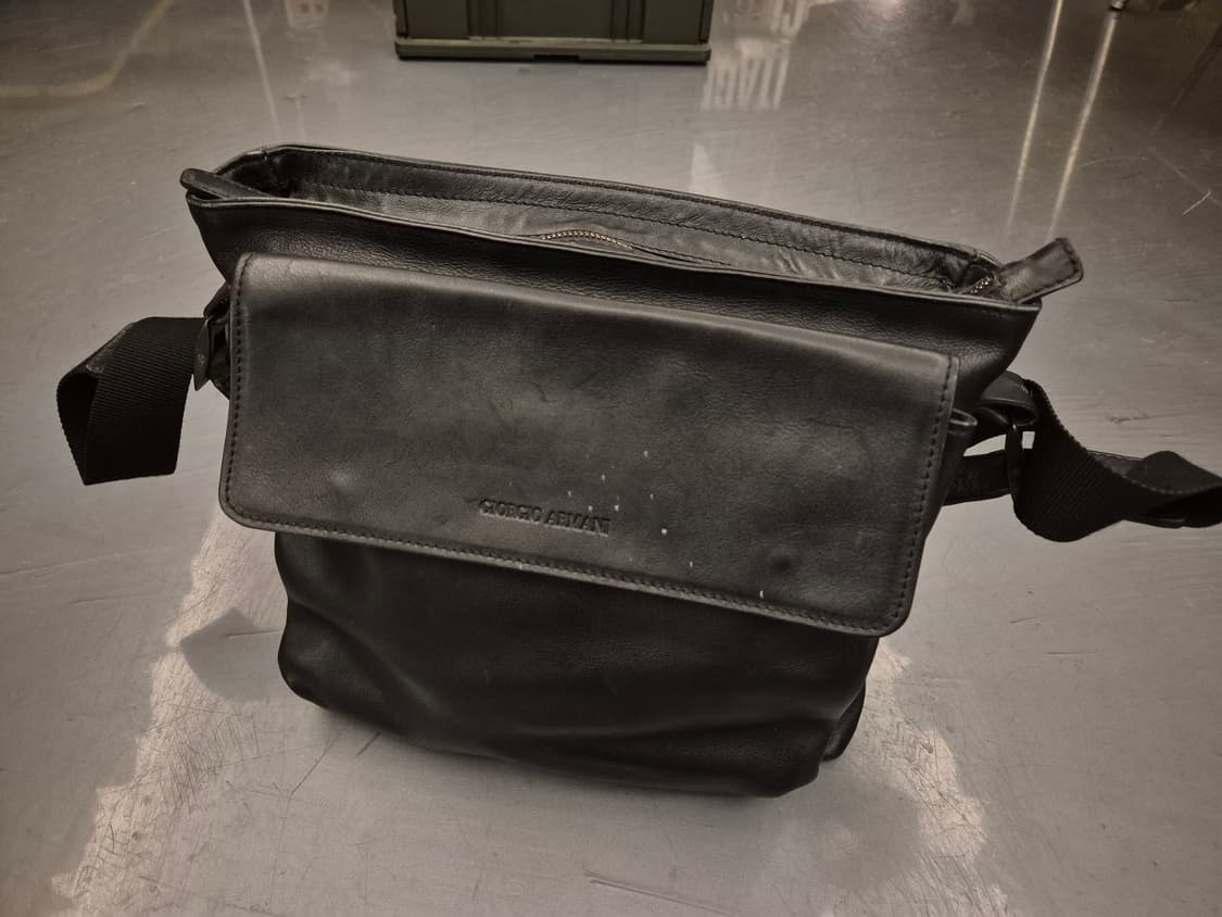 00s 조르지오 아르마니 레더 크로스백 상품이미지1