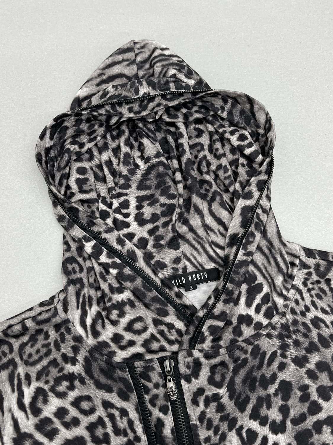 WILD PARTY 레오파드 반팔 후드 집업 상품이미지3