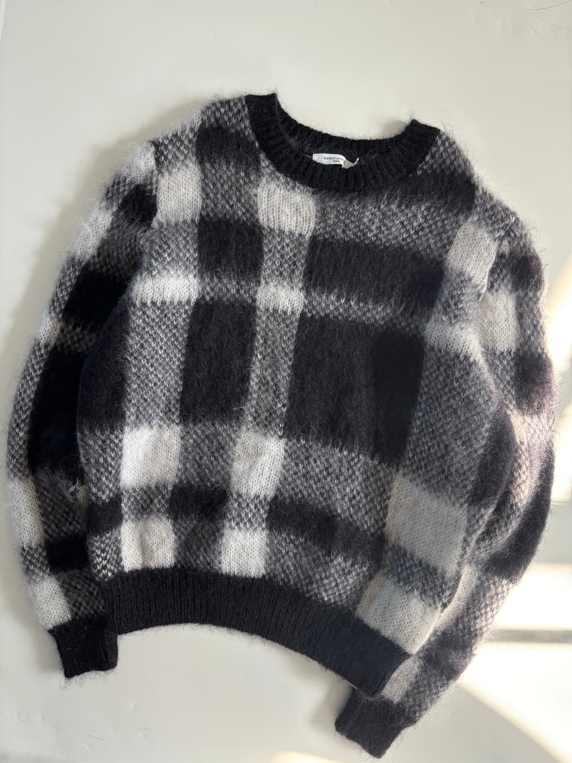 Maison Kitsune 메종키츠네 브러시드 모헤어 체크 니트 상품이미지4