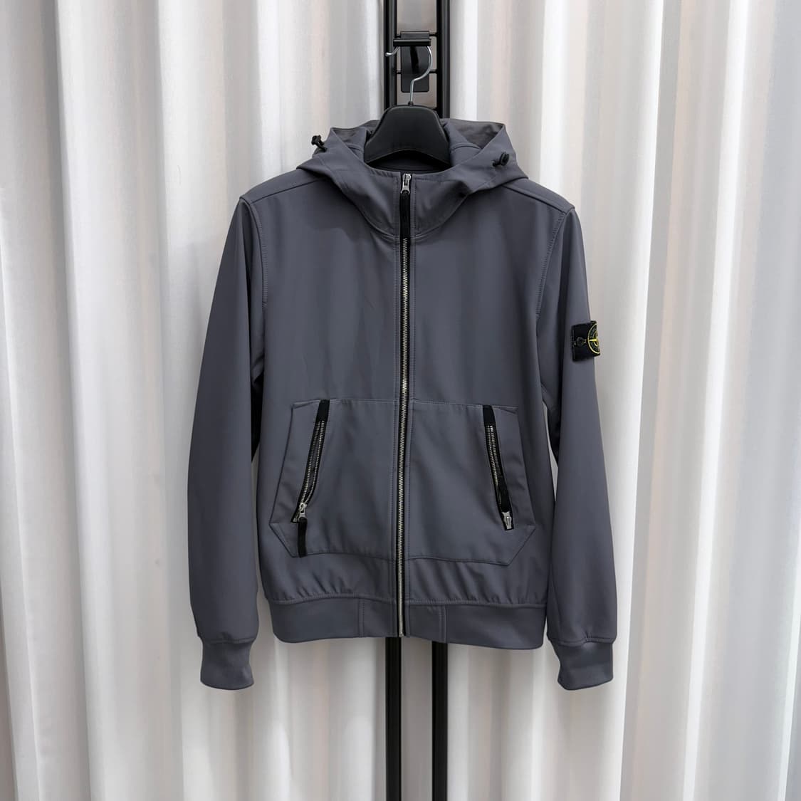 [M] 스톤아일랜드 소프트쉘 바람막이 그레이 상품이미지1